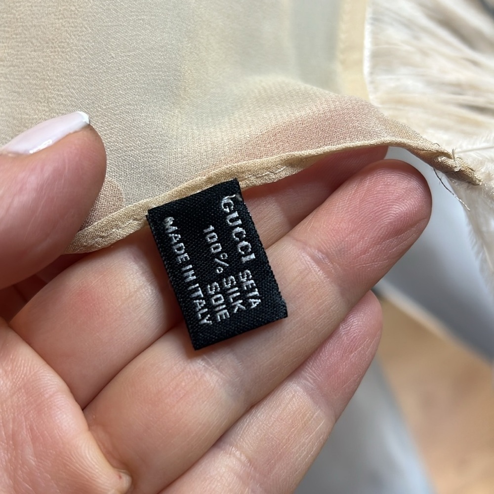 Gucci Vintage Rare Authentic 100% Silk Natural Feather Wrap Shawl 72” x 31” - Picture 5 of 16